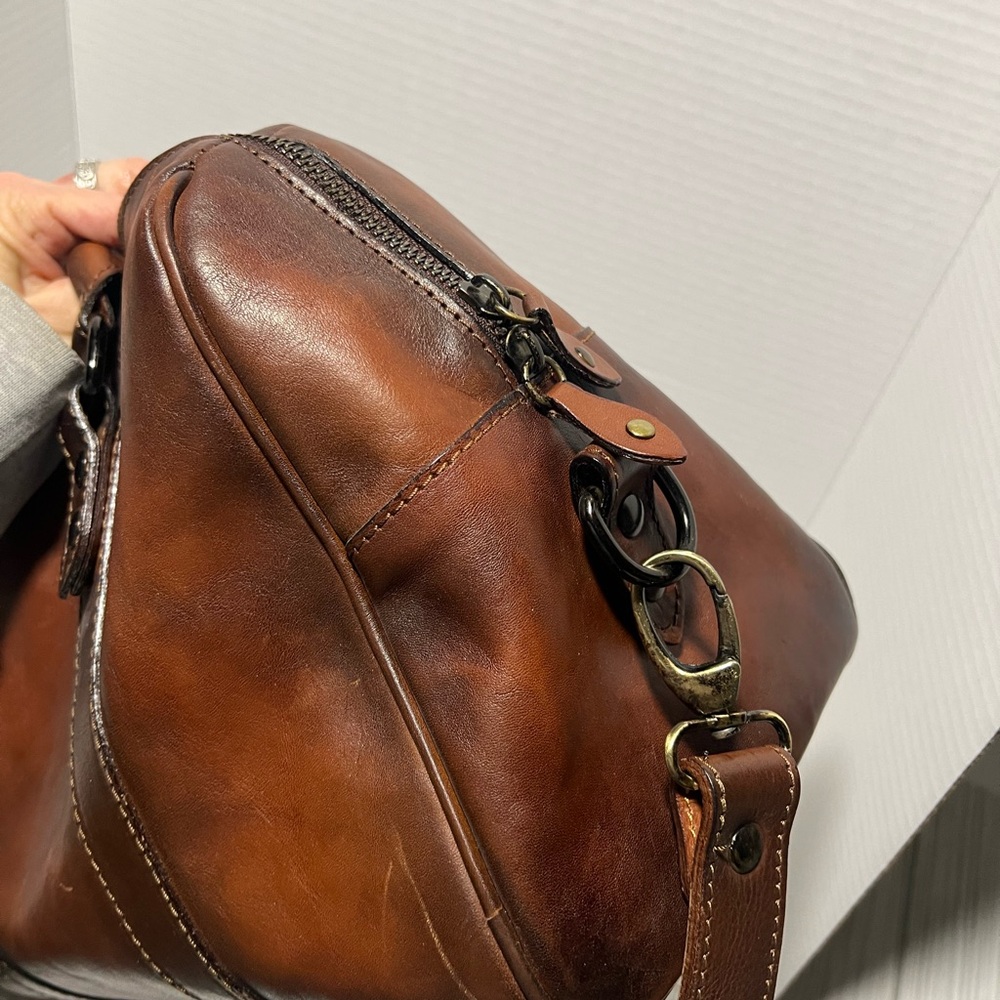 Structured Brown Leather Satchel with Detachable Strap - Picture 5 of 15